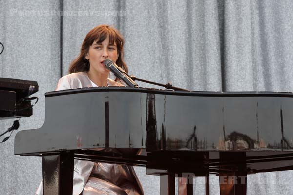 JULIETTE ARMANET - 2018-06-24 - PARIS - Hippodrome de Longchamp - Paris - 